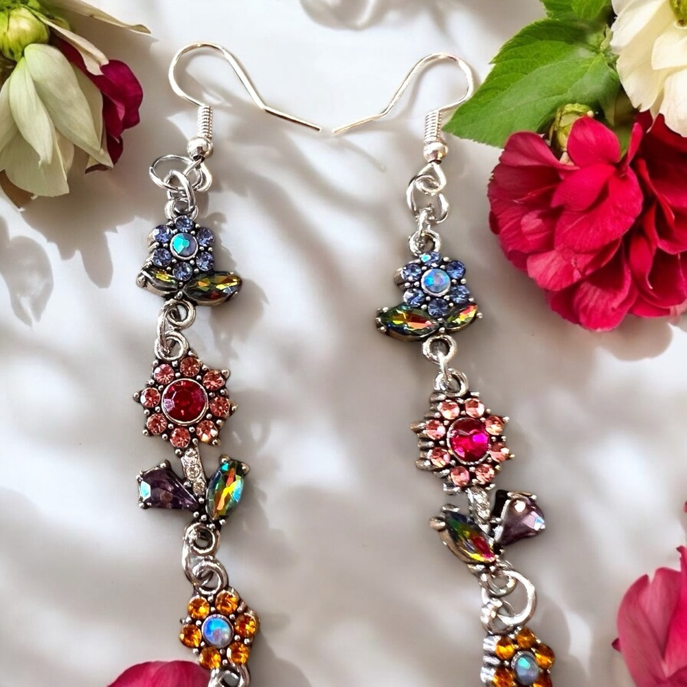 Flower earrings. Dangling and beautiful. Really pretty and colorful. - Picture 3 of 17